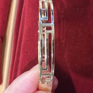 Elegant Gold Bracelet